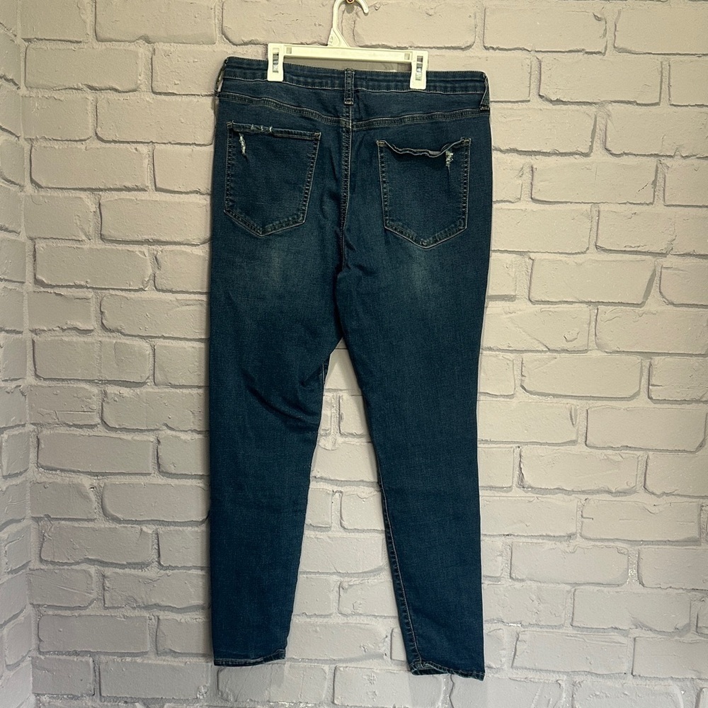 NWOT Distressed Blue Women's Jeans size 17 - Picture 4 of 6